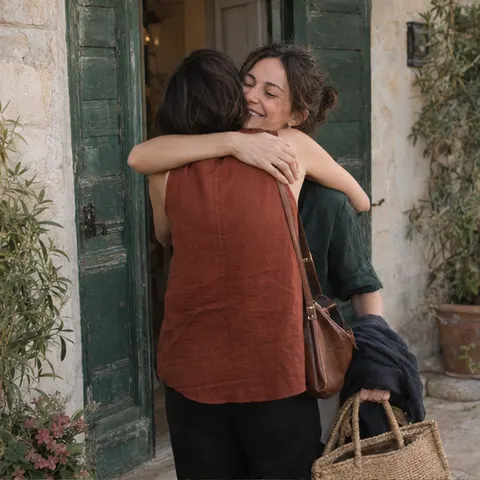 An arrival hug